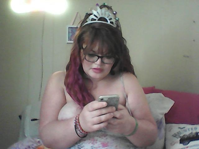 Live sex webcam photo for FoxyMoxee #270269620