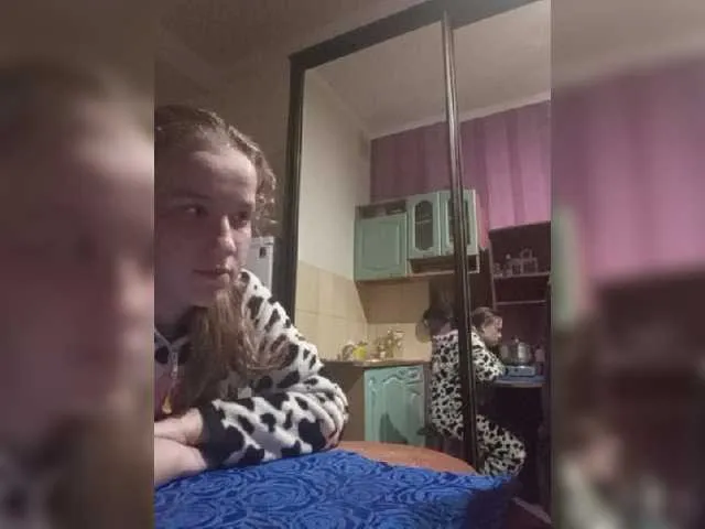 Live sex webcam photo for SweetKitty18 #270481636