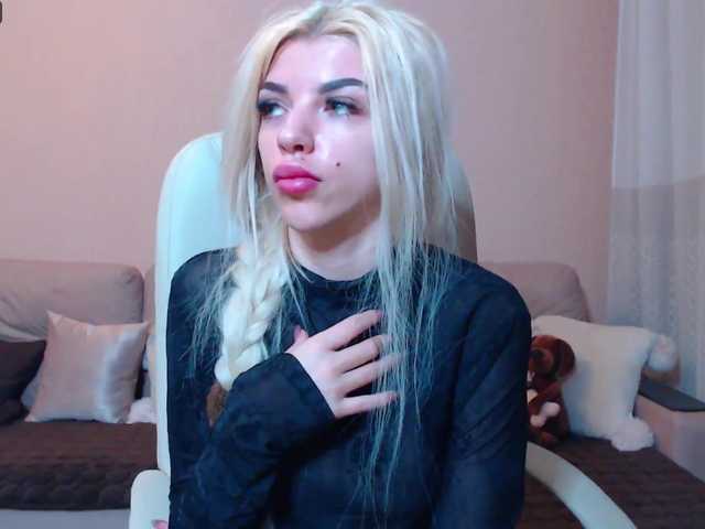 Live sex webcam photo for MelonySpring #270482644