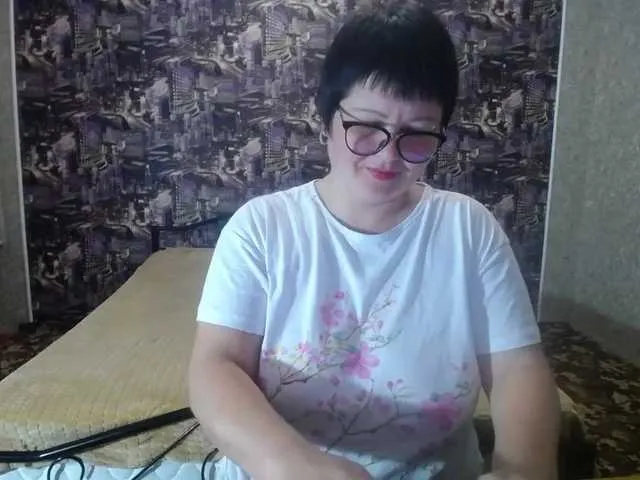 Live sex webcam photo for QueenNight1 #270482063