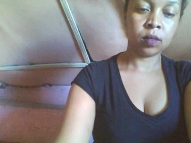 Live sex webcam photo for big-ass-sexy #270422927