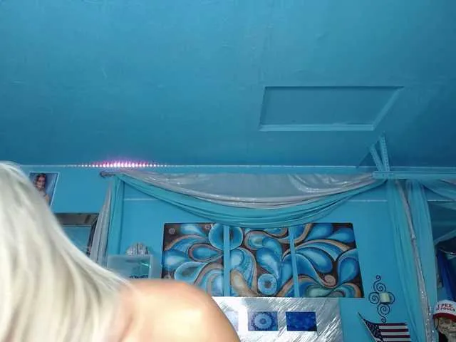 Live sex webcam photo for adrianna_fox #287953232