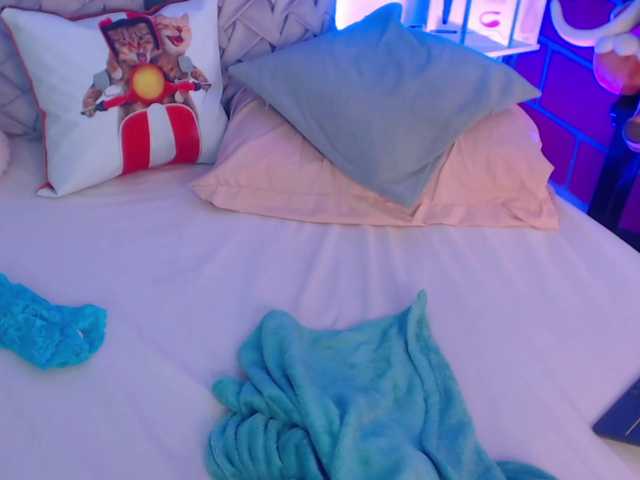 Live sex webcam photo for aryalee #270375770