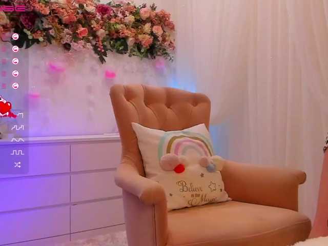 Live sex webcam photo for MiaTonyy #270375057