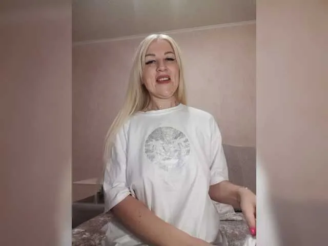 Live sex webcam photo for Sexywoman999 #270422094