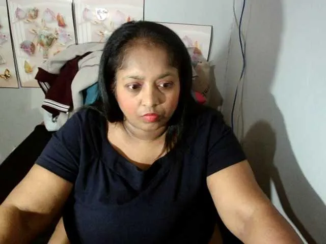 Live sex webcam photo for Indiantasha #287986221