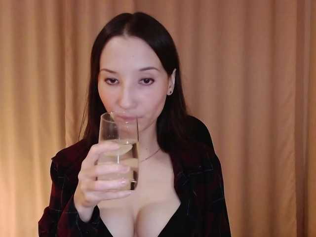 Live sex webcam photo for RenieCalm #270482486