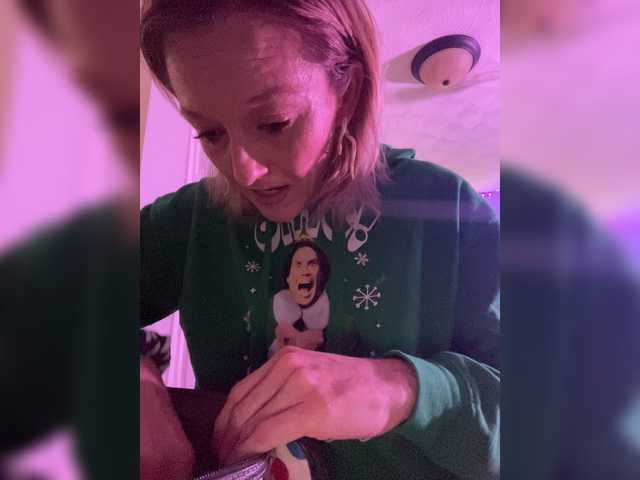 Live sex webcam photo for Esagee #270375902