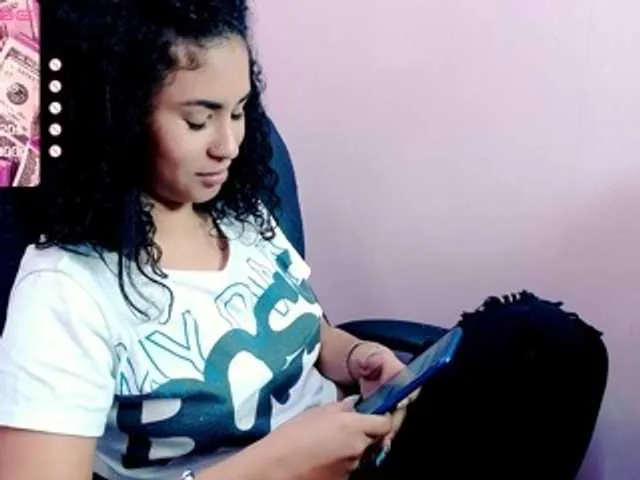 Live sex webcam photo for GlendaHolt #270326146