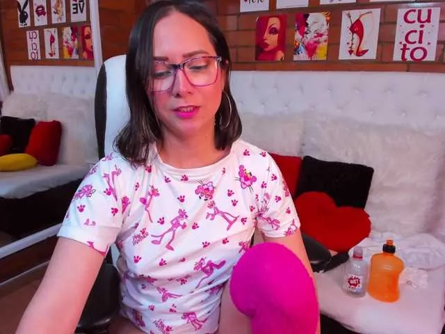 Live sex webcam photo for Tinadirosso #270376152