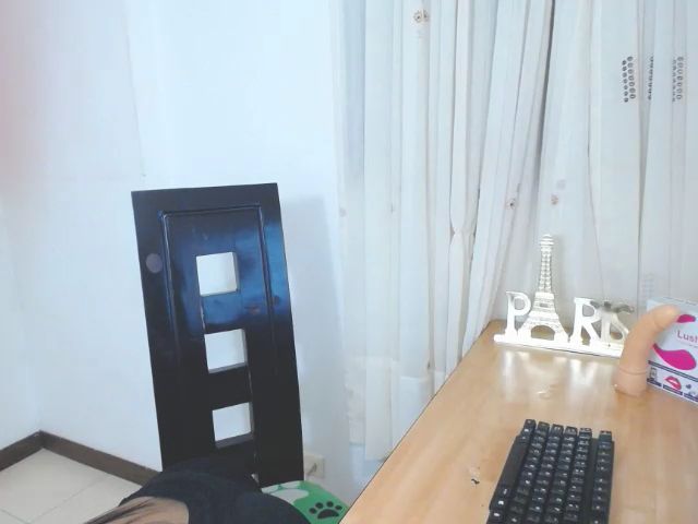 Live sex webcam photo for sophiiaaxx #270344580