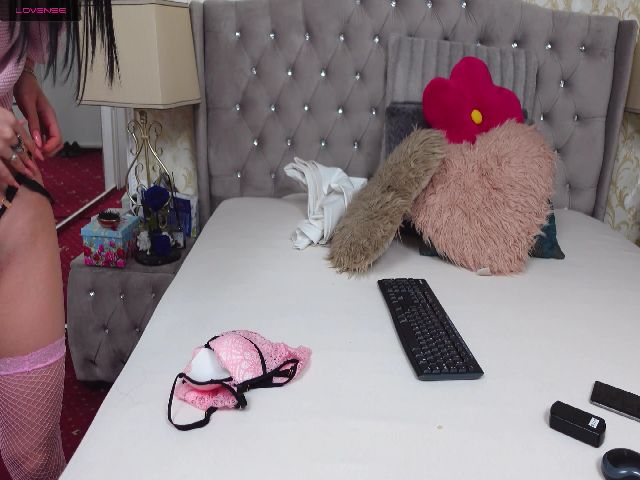 Live sex webcam photo for Lexy_Angell #270418332