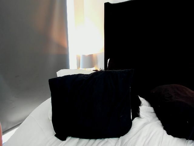 Live sex webcam photo for thewolfof_MFC #270522396