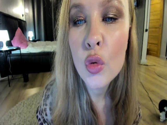 Live sex webcam photo for Fleur__ #270498758