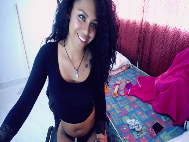 Live sex webcam photo for Vailot_cute #270502309