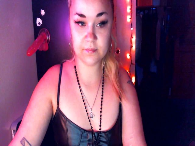 Live sex webcam photo for LilyWhite710 #270327399