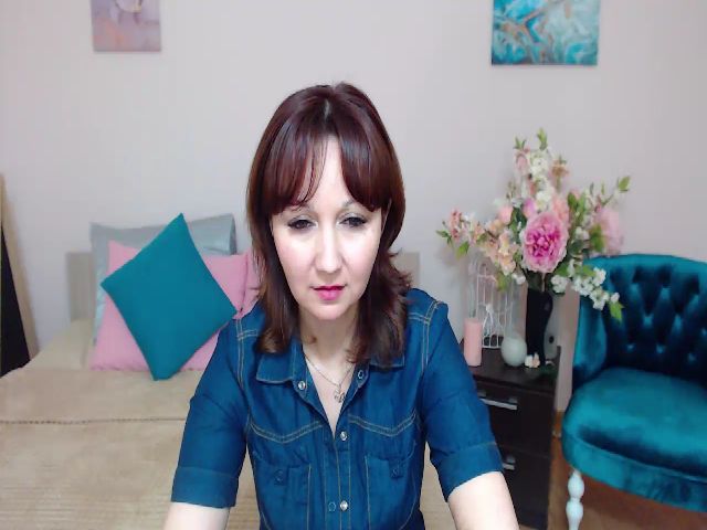 Live sex webcam photo for InLovedMoon #270356860