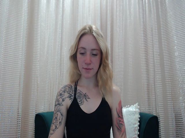 Live sex webcam photo for RedBerryy #270372908