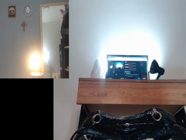 Live sex webcam photo for SexQueen94 #270362725