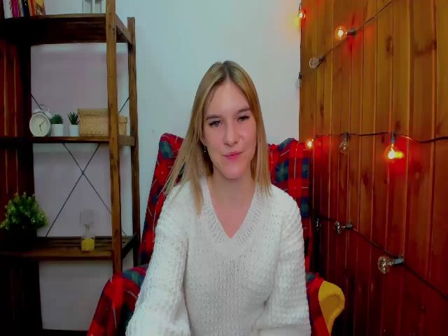 Live sex webcam photo for MarliTes #270405749