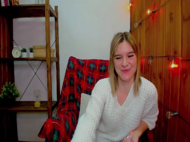 Live sex webcam photo for MarliTes #270420783