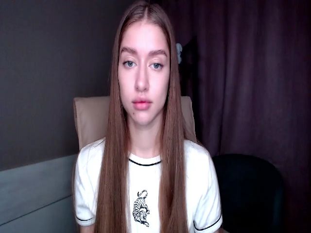 Live sex webcam photo for SerenaNude #270340491