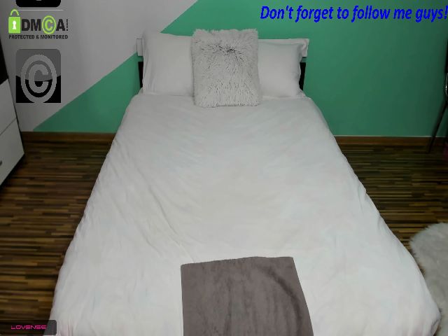 Live sex webcam photo for AnissyaX #270361182