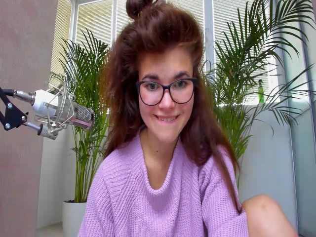Live sex webcam photo for MissJeanne #270432455