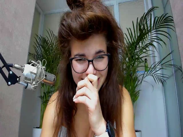 Live sex webcam photo for MissJeanne #270448650