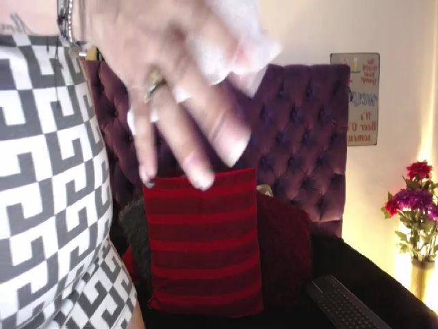 Live sex webcam photo for Summynov #270454354