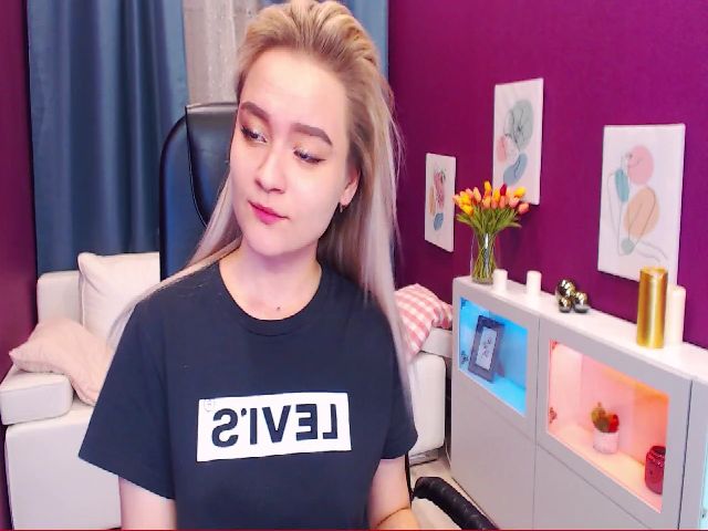 Live sex webcam photo for Kara_Smith #270518568