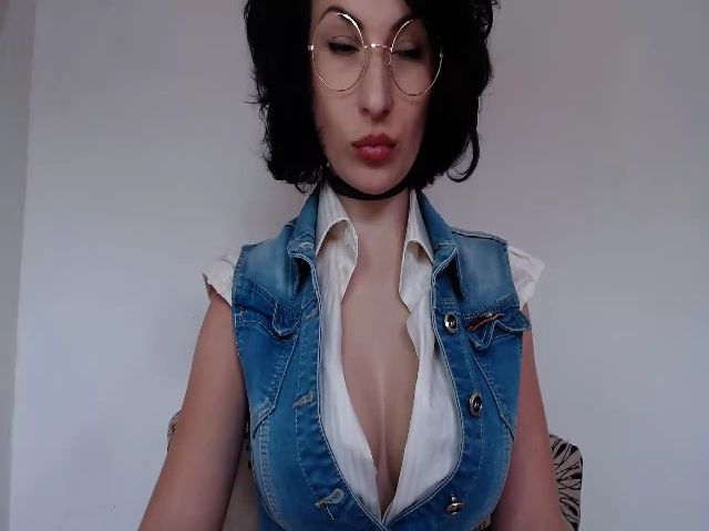 Live sex webcam photo for Khriss_69 #270387136