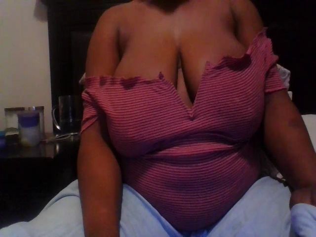 Live sex webcam photo for TheMajestibbb #270492715