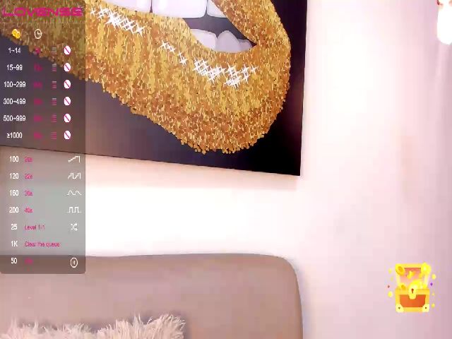 Live sex webcam photo for Roseann__ #270427426