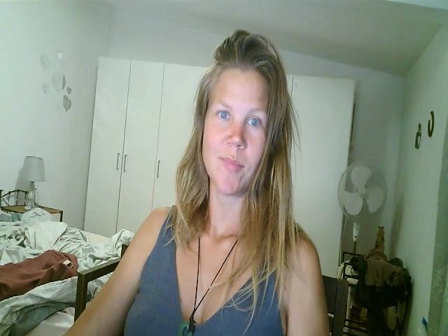 Live sex webcam photo for CallMeMaria #270482963