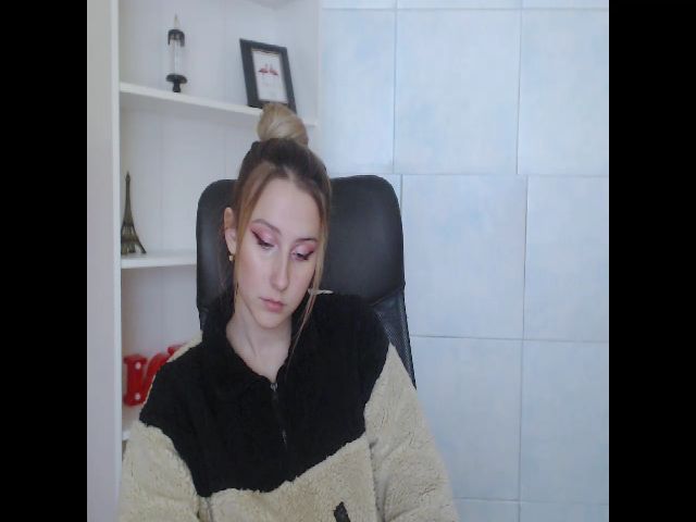 Live sex webcam photo for ModestBlonde #270425186