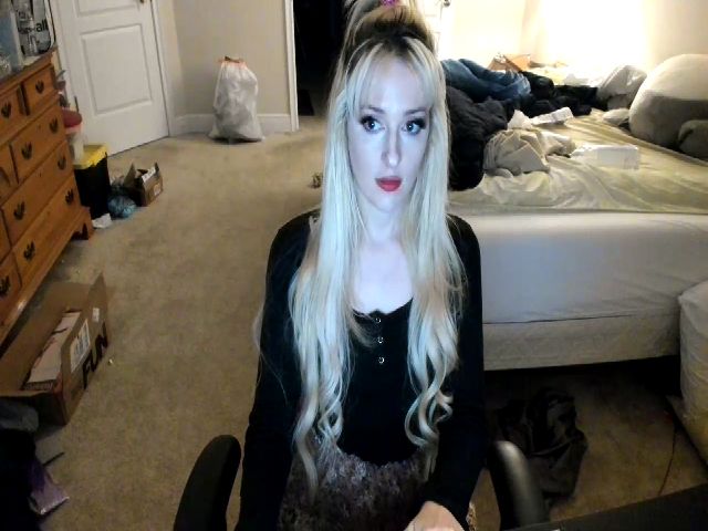 Live sex webcam photo for Domme_Jeans #270328404