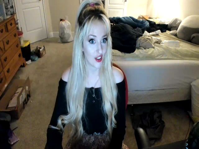 Live sex webcam photo for Domme_Jeans #270331284