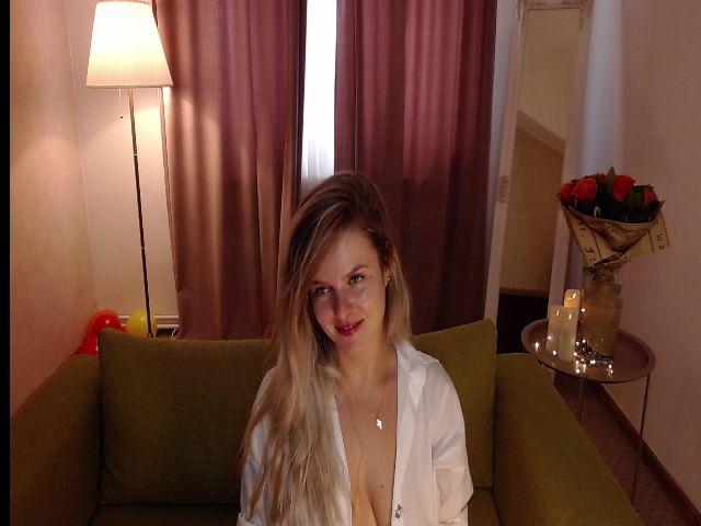 Live sex webcam photo for Emmily_C #270414667