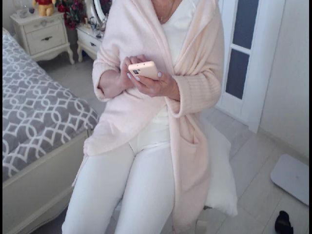 Live sex webcam photo for Marage43 #270415479