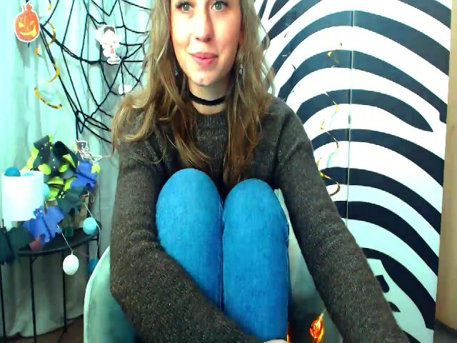 Live sex webcam photo for HeartGirl #270438577