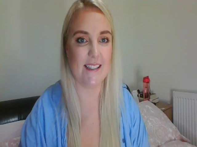 Live sex webcam photo for JessyLou #270494067