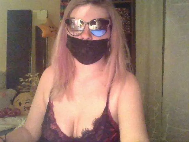 Live sex webcam photo for Irish8m #270325384