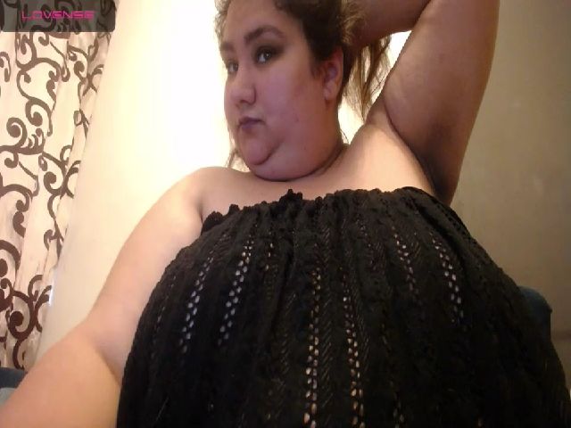 Live sex webcam photo for NicholleKitty #270405992