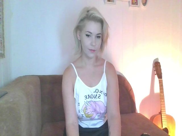 Live sex webcam photo for AliceMood #270377621