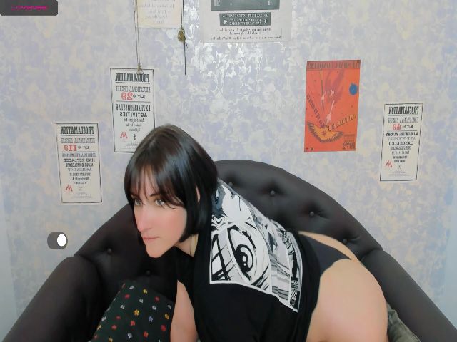 Live sex webcam photo for Elise_sweet #270378349