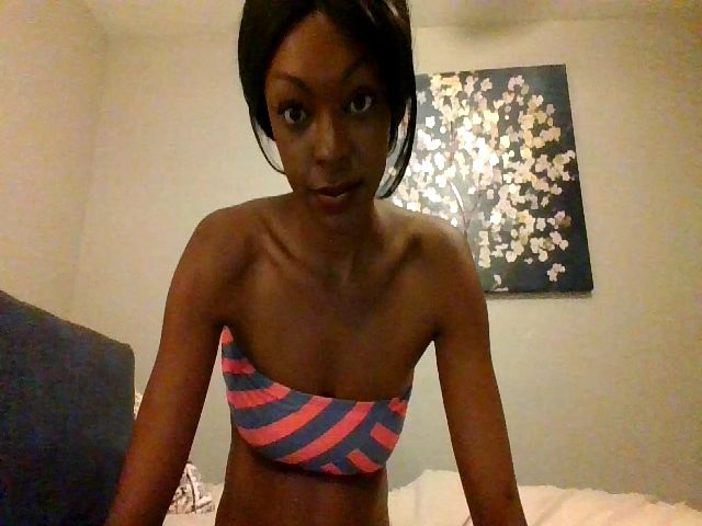 Live sex webcam photo for GirlNextD00r3 #270384792