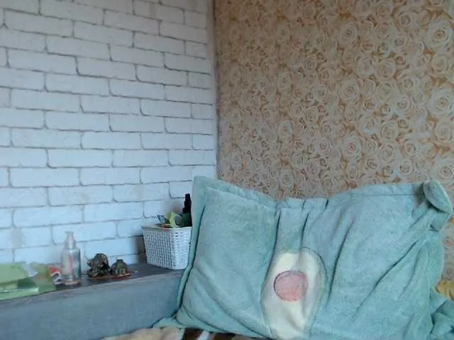 Live sex webcam photo for AngelAlone #270375536