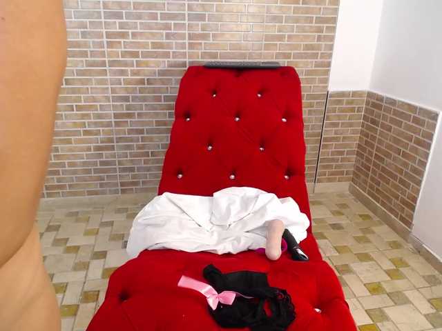 Live sex webcam photo for annedudley69 #270375897