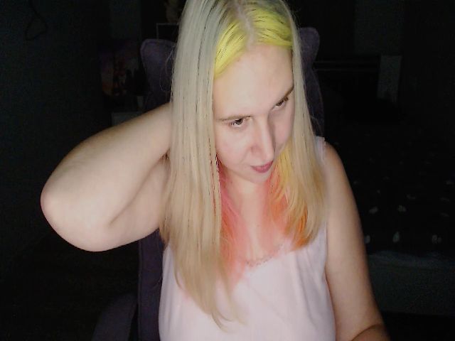 Live sex webcam photo for SweetnessLucy #270452855